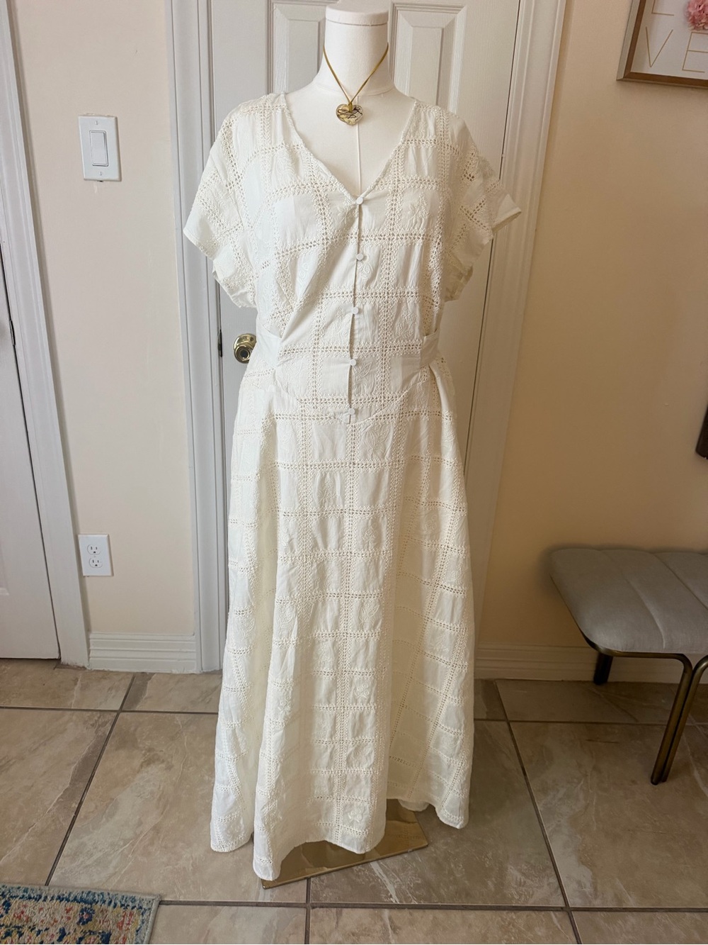 Banana Republic Cream Eyelet Maxi Dress